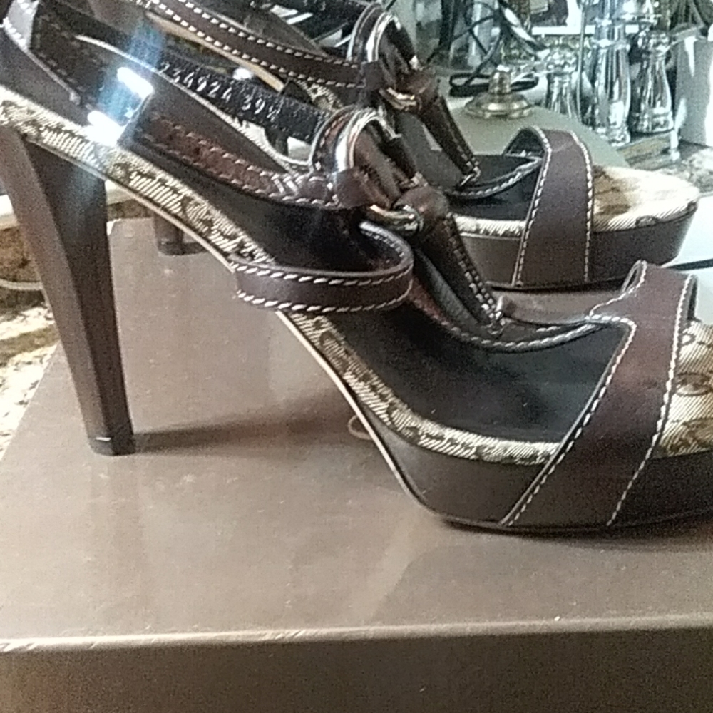 Shoes - Picture 4 of 4